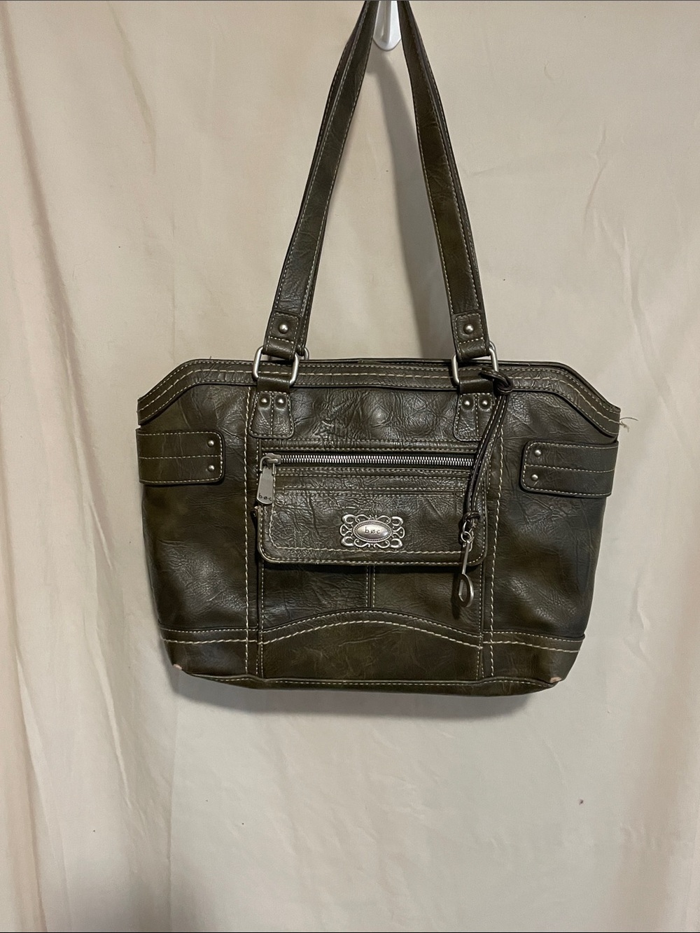 B.O.C. Classic Olive Tote Bag with Two Front Pockets.
